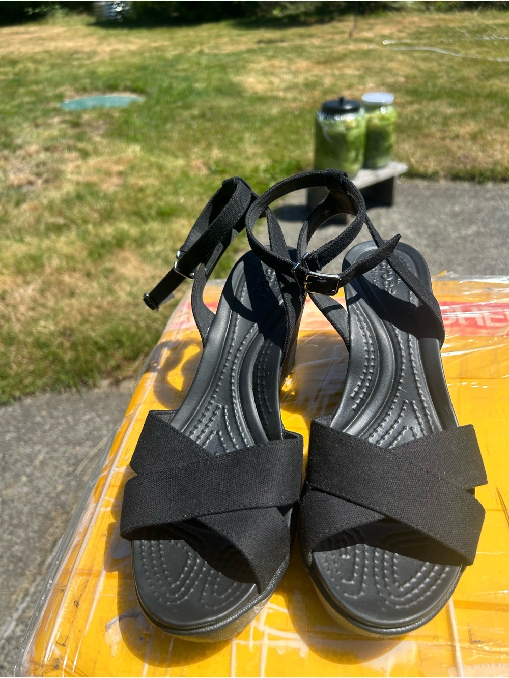 Crocs Leigh II Cross Strap Strappy Ankle Wedge Sandals Black Women’s Size 10 - Picture 14 of 16